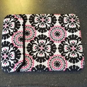 Thirty-one padded Ipad case